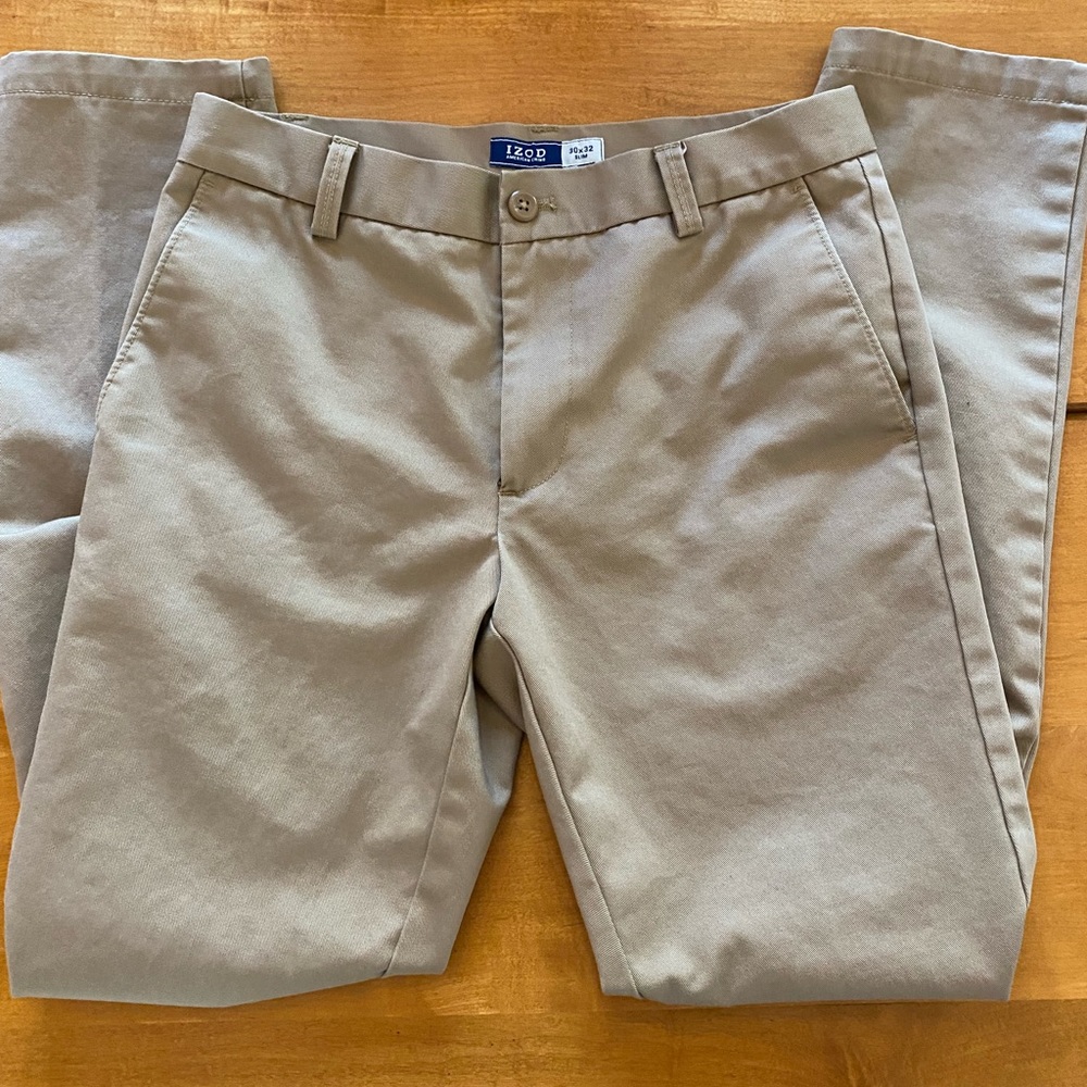 Izod American Chino 30x32 Slim Fit Dress Pants
